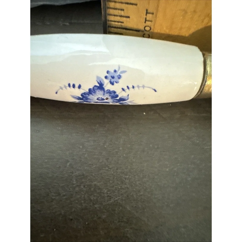 Vintage KBC 1979 Wildflowers‎ Round Drawer Pull White Porcelain NEW Japan